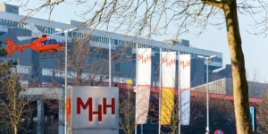 MHH-Fahnen-Hubschrauber